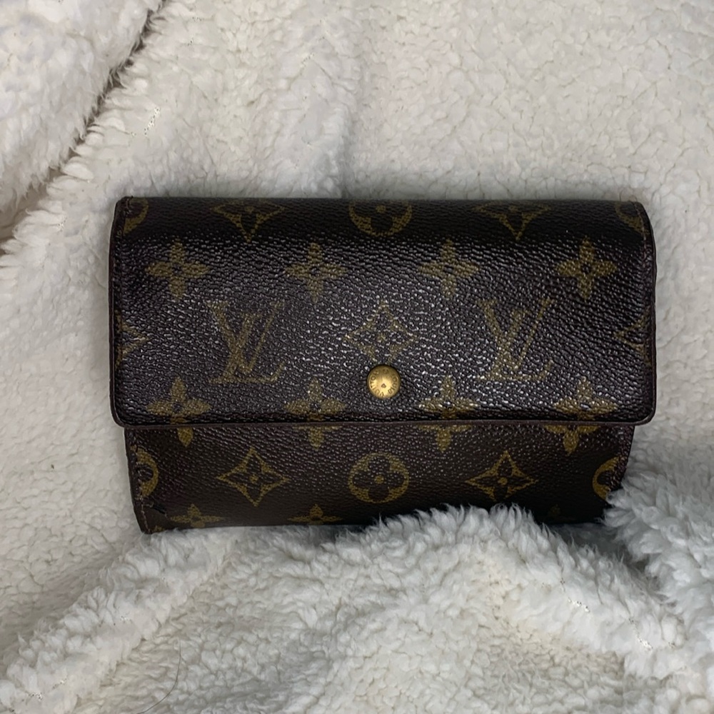 Louis Vuitton vintage, medium size wallet
